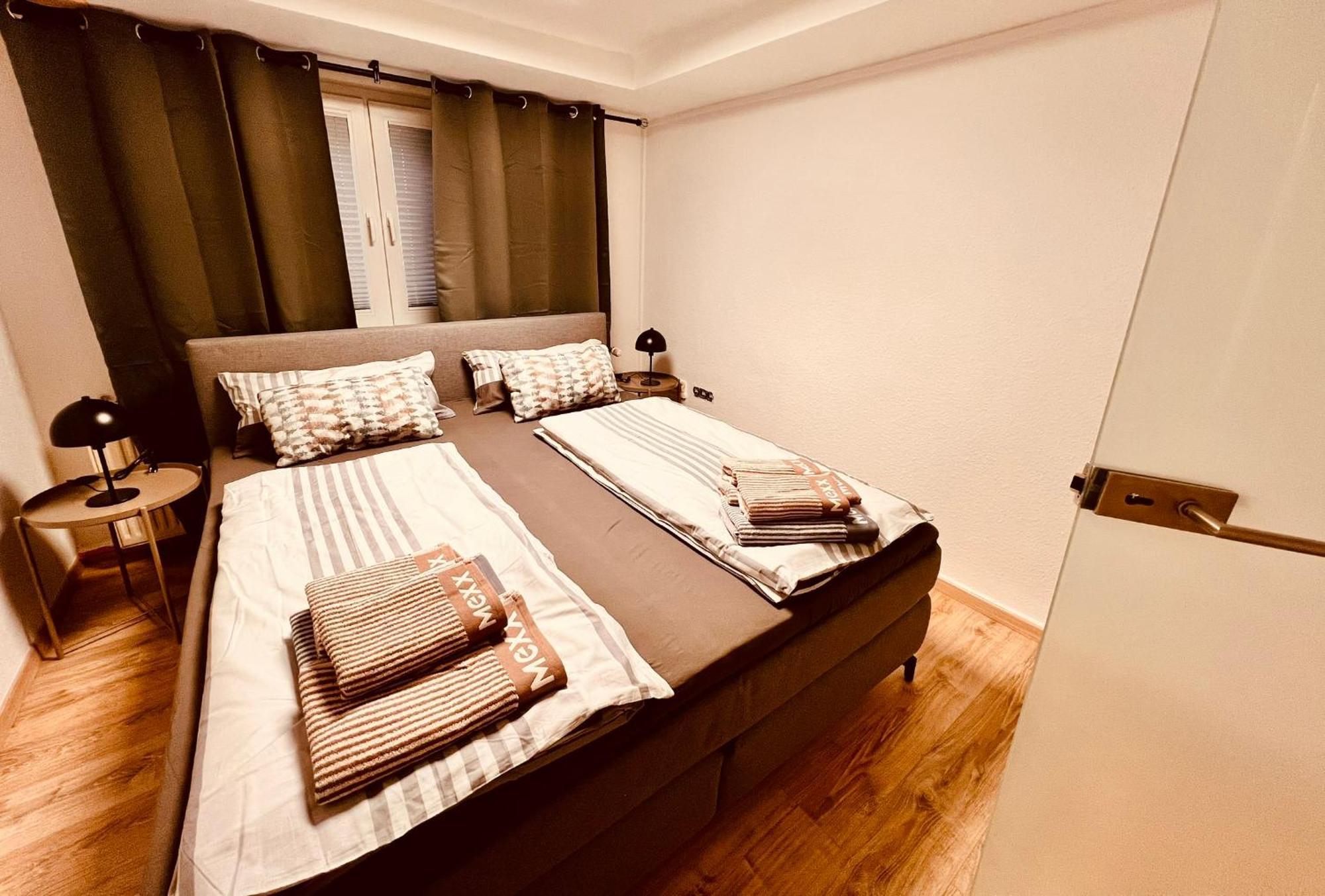 Cologne Luxe Living: Opulent Elegance Unleashed Apartment Екстериор снимка